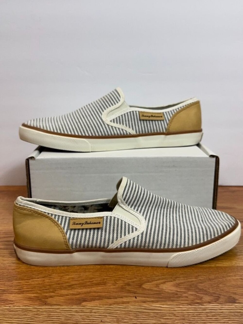 Tommy Bahama Blue White Striped Slip On Sneakers Canvas Women’s Size 10